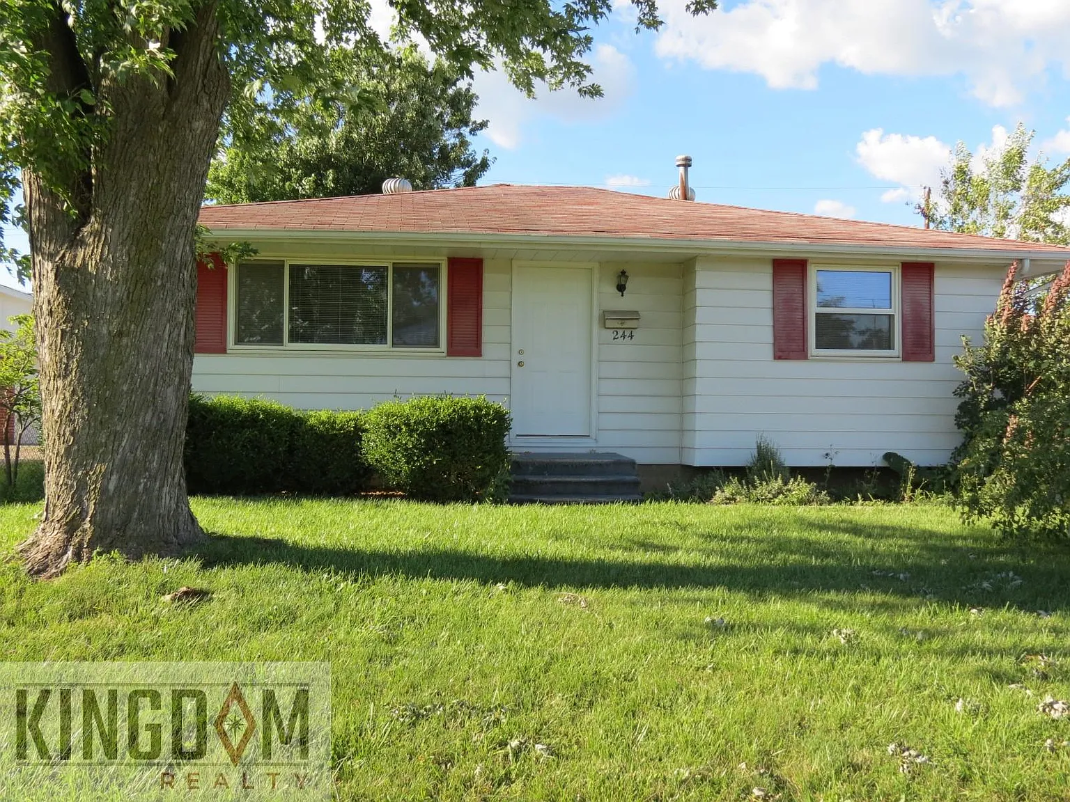 244 Ziegler Ave photo 1