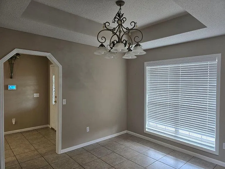108 Fieldstone Dr — Photo 5