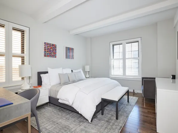 135 East 74th Street image 4 of 5