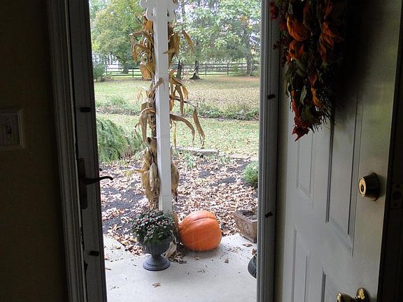 3rd image of 2160 Hillcrest Rd