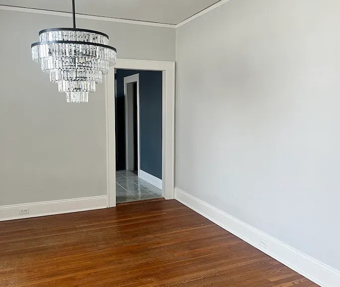 728 Grandin Rd — Photo 5