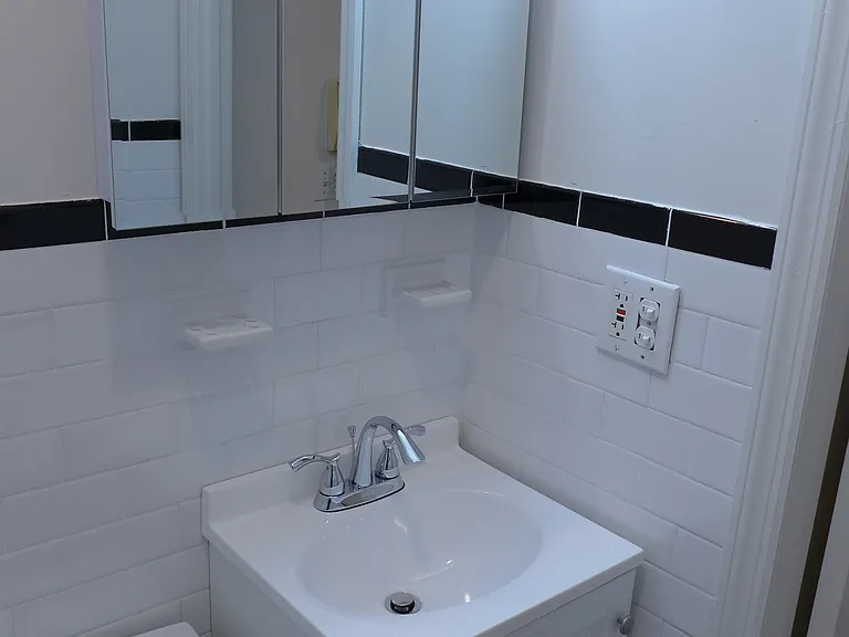 172 Spring St #12 — Photo 7