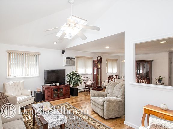 4th image of 79 Patchogue Ave