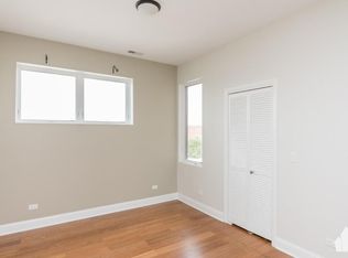 2248 W Irving Park Rd APT 3, Chicago, IL 60618