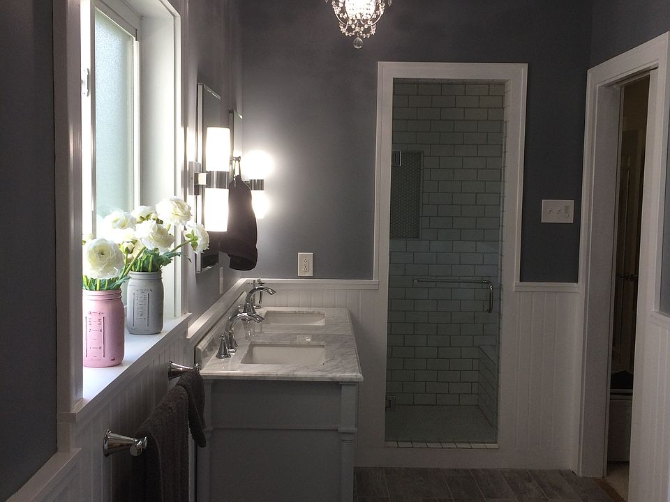Master bathroom 