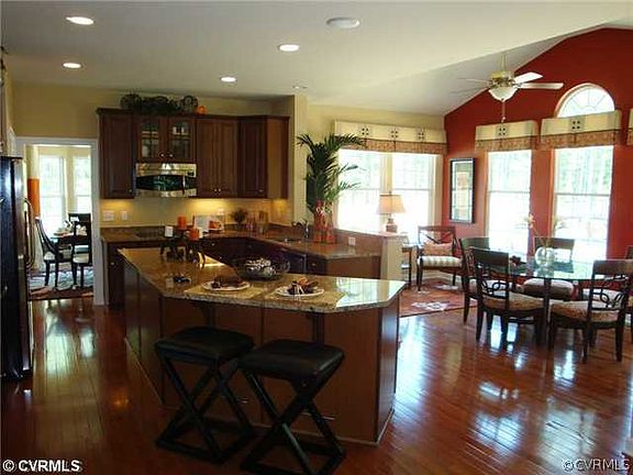 2nd image of 4937 Amberwell Place Gln