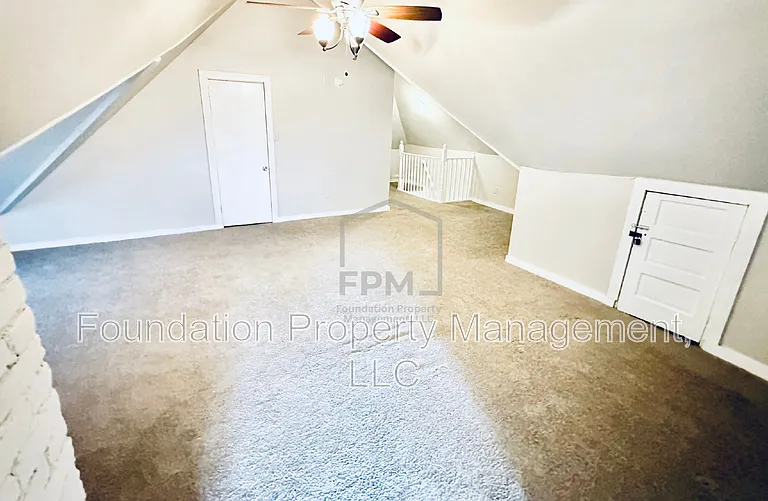 2106 Court Ave — Photo 9