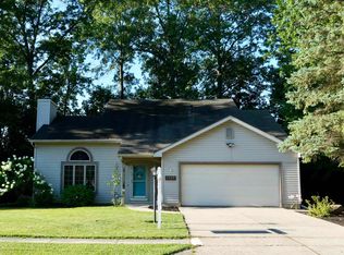 5323 Finch Ln, Fort Wayne, IN 46818
