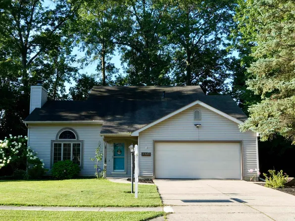 5323 Finch Ln, Fort Wayne, IN 46818