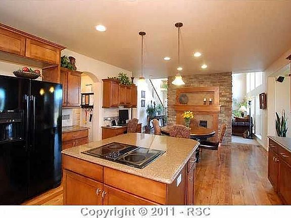 kitchen includes full refrigerator/freezer