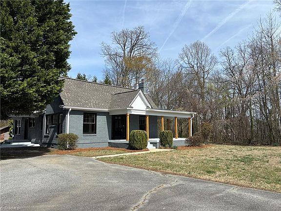 2nd image of 5264 Hilltop Rd