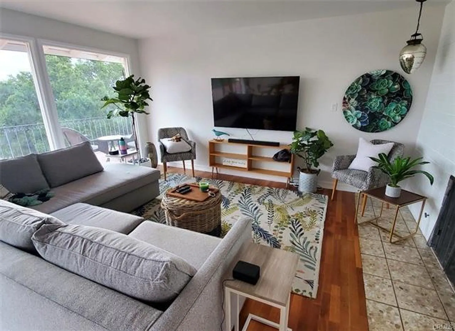 Rare multi-generational home — Photo 3