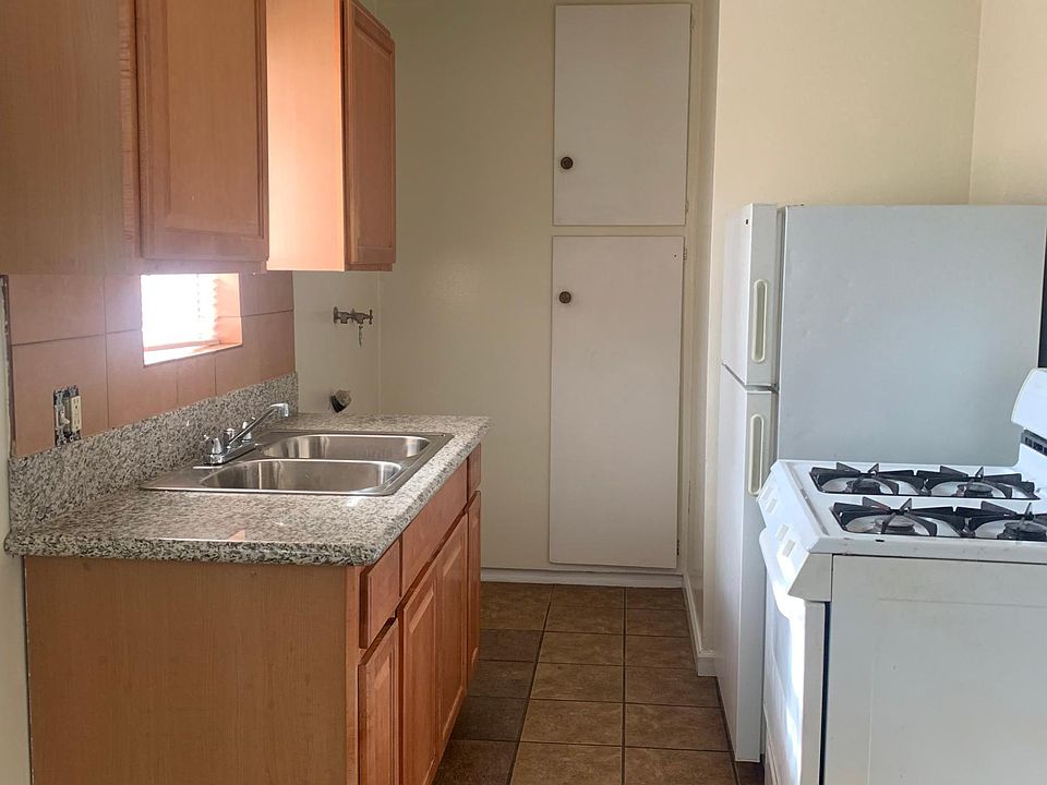 Kitchen - Laundry hook up is in back corner