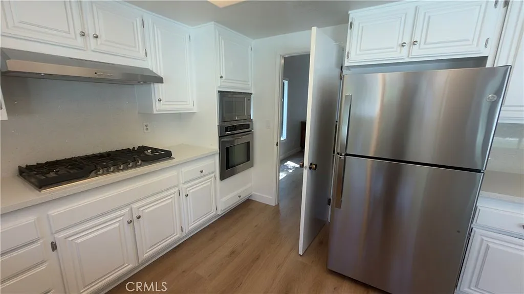 4 bed, 2740 sqft, $5,800 — Photo 3