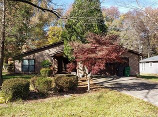 6333 Lake Forest Rd, Charlotte, NC 28227