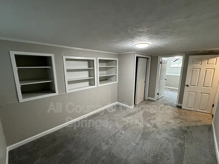 814 S Institute St — Photo 19
