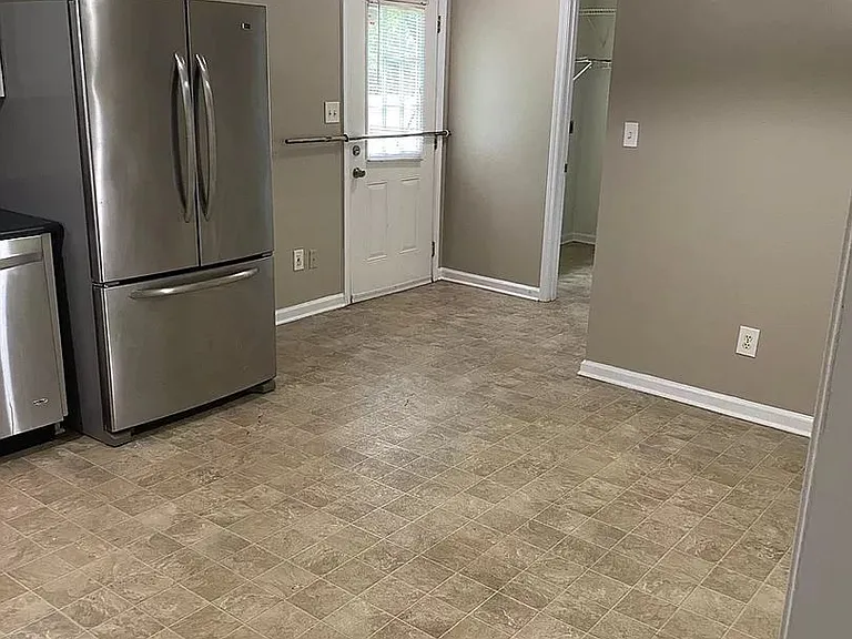 1658 Georgia Ave SW — Photo 5