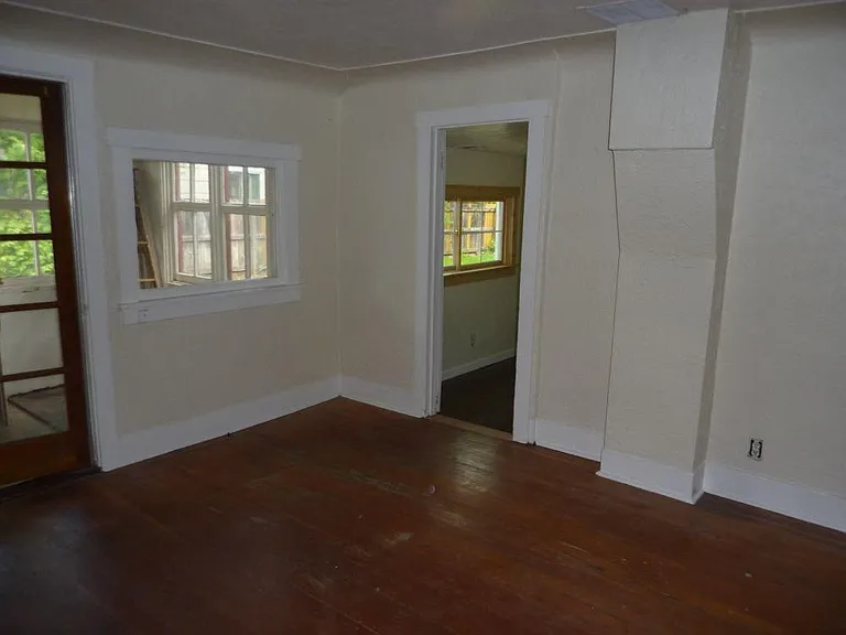2212B Goss St — Photo 5