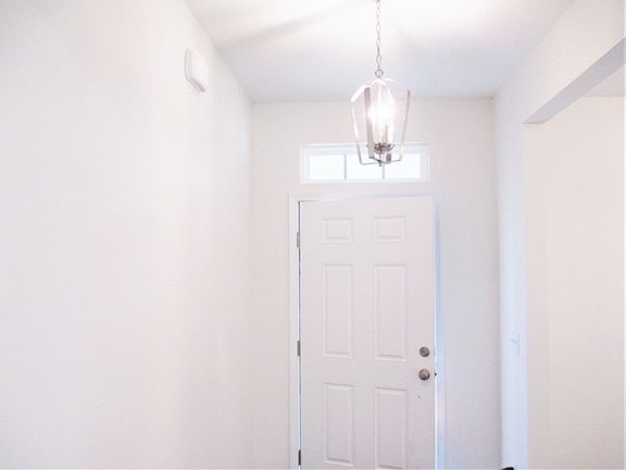 5th image of 864 Sunny Stroll Dr