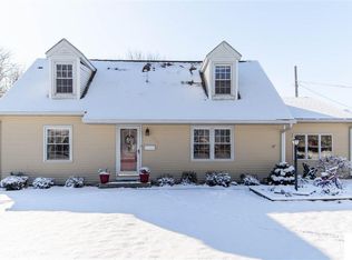 433 10th St, Lincoln, IL 62656