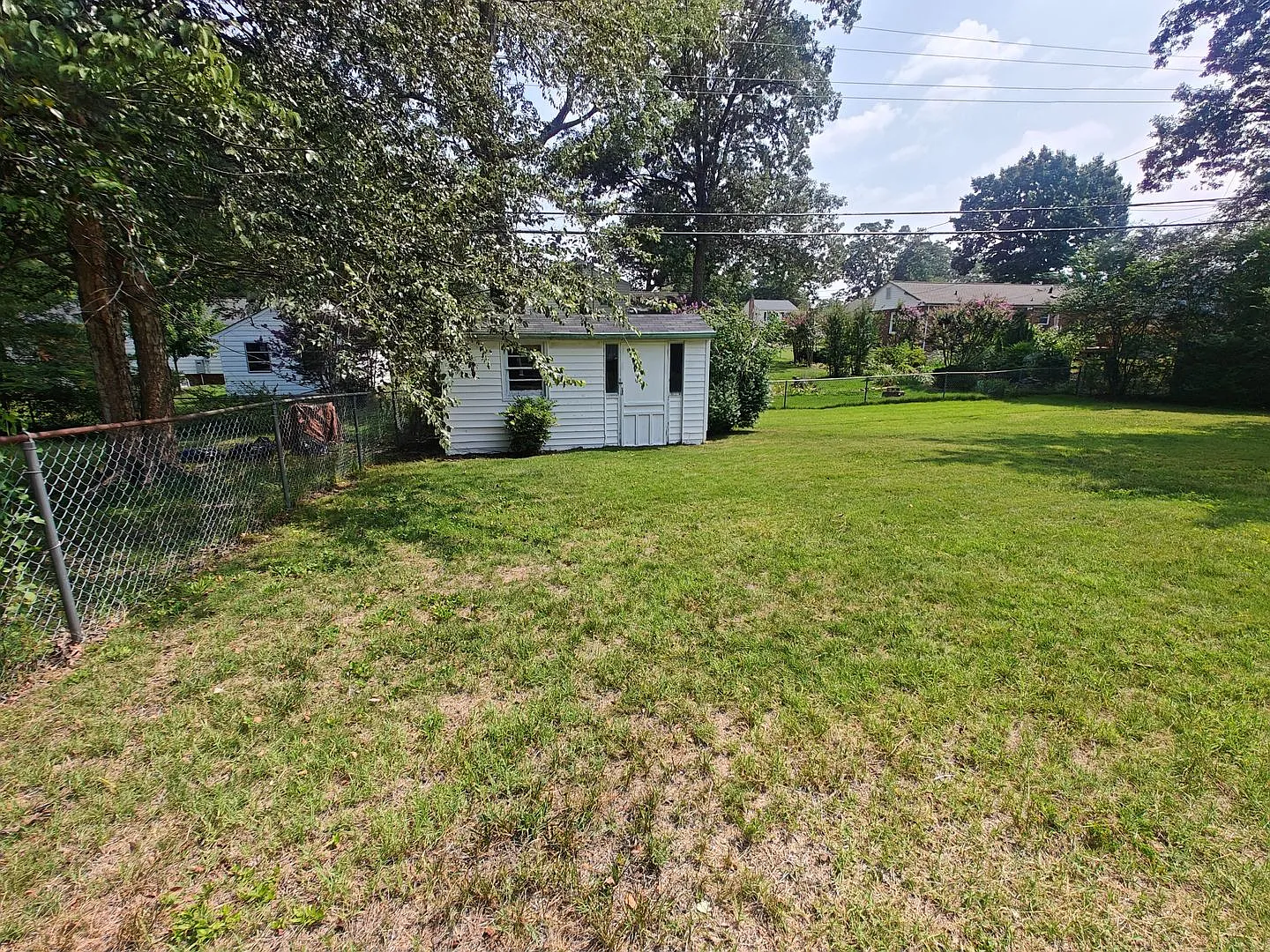 3 bedroom home in Henrico — Photo 3