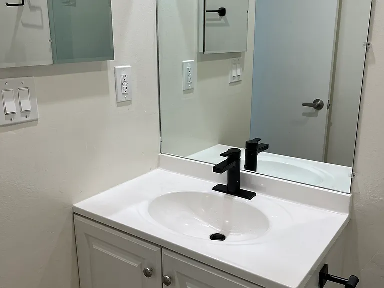 5400 Newcastle Ave #68 — Photo 7
