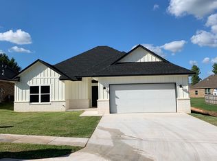 979 Fox Run Ln, Blanchard, OK 73010