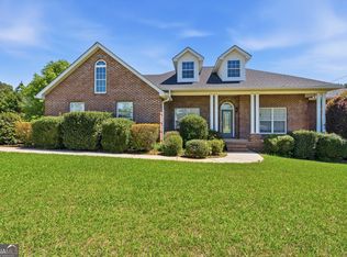 104 Henry Dr, Gray, GA