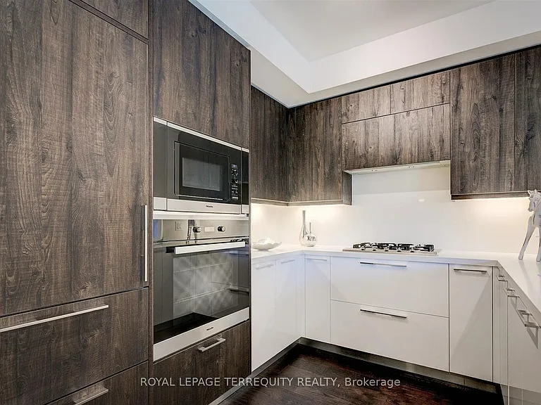 3 Southvale Dr #401 — Photo 9