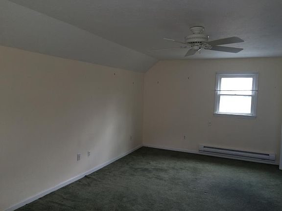4th image of 32 Fairway Cir