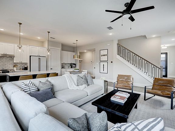 4th image of 2612 Zemmer Ln
