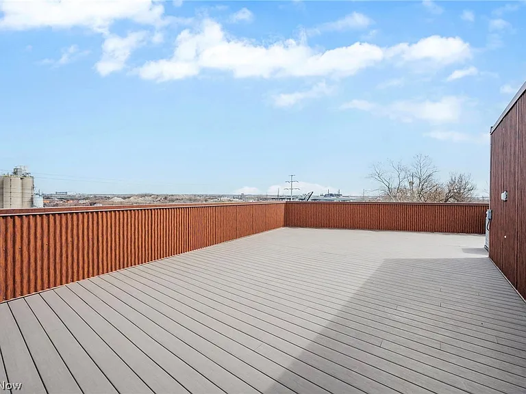 402 Jefferson Ave — Photo 29