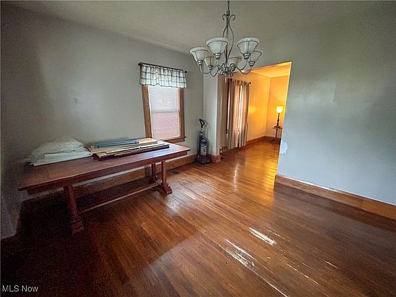 5th image of 128 Brookfield Ave