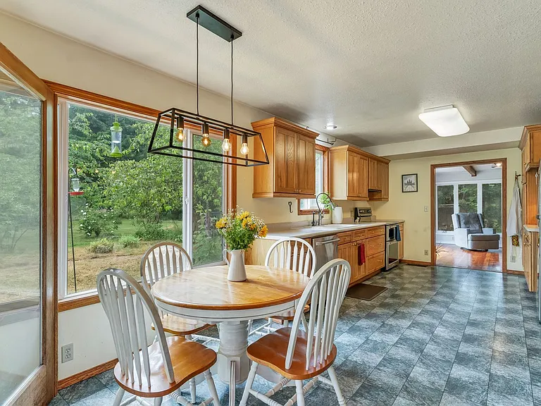 3194 Crooked Finger Rd NE — Photo 2