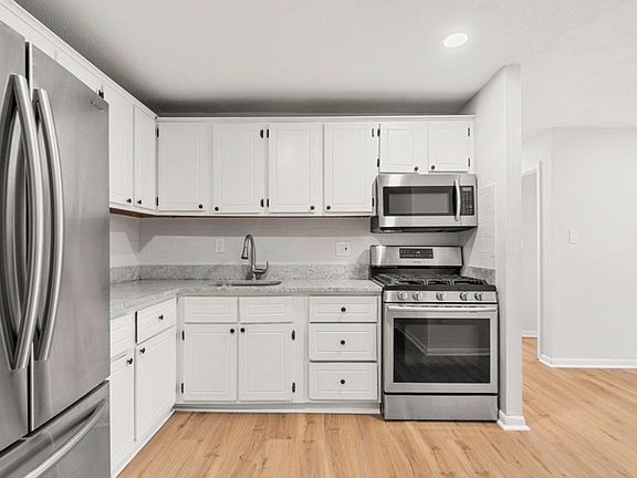 3rd image of 81 High St APT 9