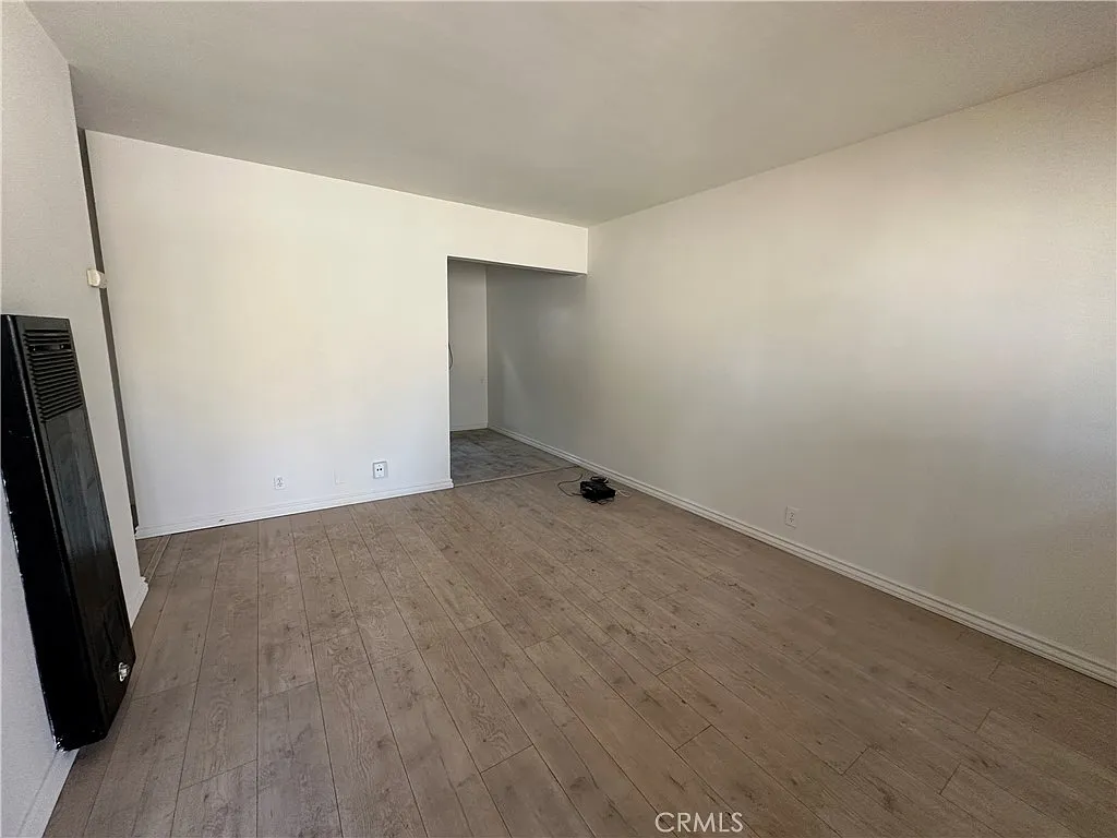 Building Photo - 253 E Villa St #6