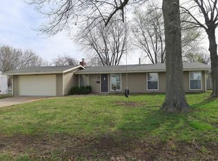 707 Hamblen Rd, Greenwood, MO 64034