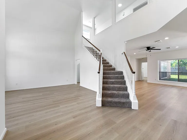 1414 Bluestone Dr — Photo 8