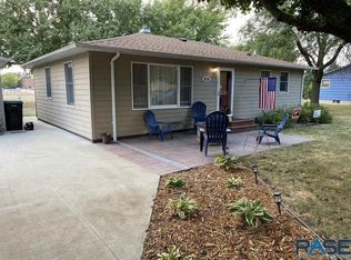 205 S 4th Ave, Brandon, SD 57005