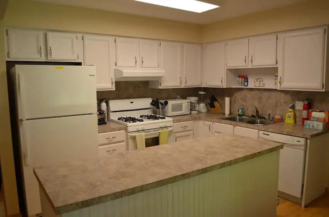 3 bed, 1420 sqft, $2,095 — Photo 2