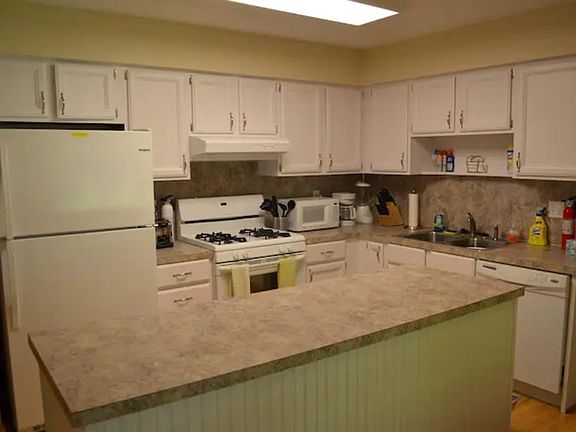 2nd image of 3229 Elderwood Ave