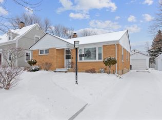 119 S Alfred Ave, Elgin, IL 60123