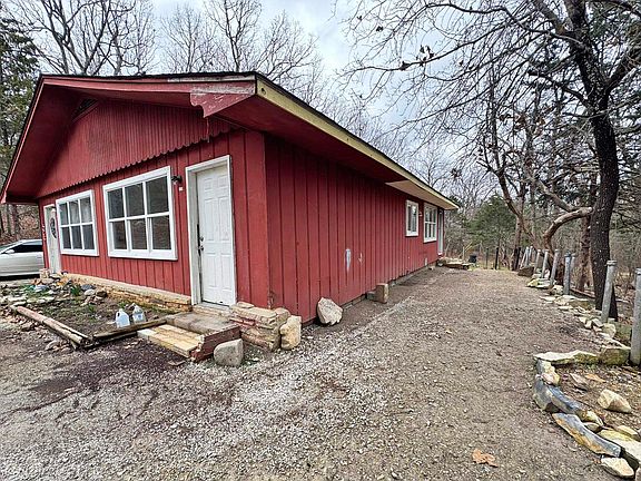 2nd image of 1212 Clark Ln