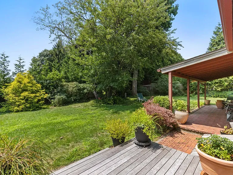 1 Gegan Dr — Photo 17