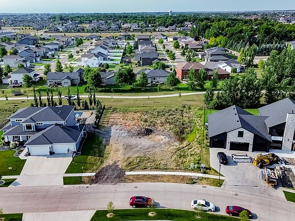 4th image of 2812 Rivers Bend Dr E