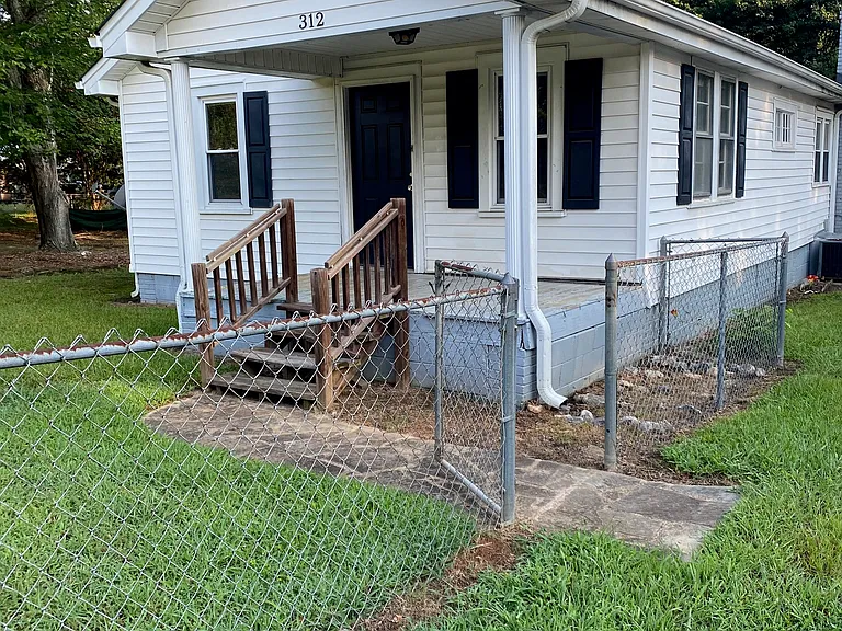 312 Three Bridges Rd — Photo 1