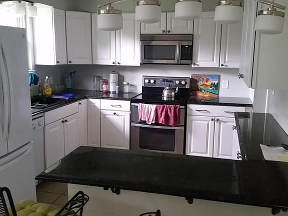 3rd image of 10156 Cedar Ln