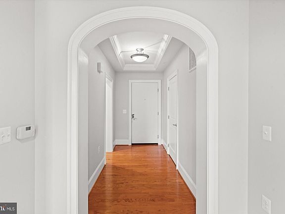 5th image of 600 2nd St APT 304