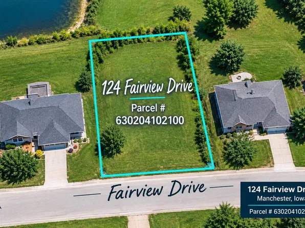 124 Fairview Dr, Manchester, IA 52057