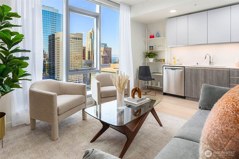 3rd image of 800 Columbia Street #1510